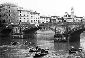 Gondola Collection: Ponte Santa Trinita, Florence, Italy