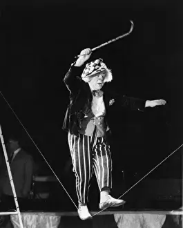 Gravity Prints: Popov on Tightrope