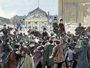 Acclaim Gallery: Popular ovation to the Prince Bismarck on having stayed away