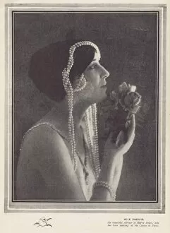 Images Dated 29th April 2016: Portrait of the dancer Mlle Dherlys, Paris, 1921