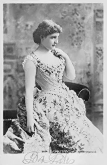 Singer Collection: A portrait of Mrs Lillie Langtry