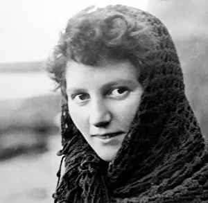 Portrait of a Scottish fisher girl, Victorian period