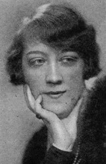 Images Dated 19th July 2016: A portriat of the costume designer Gordon Conway, 1927