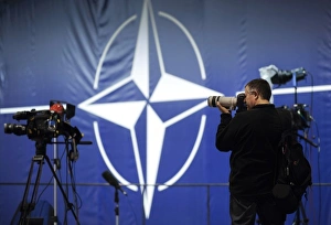 Nato Collection: PORTUGAL. Lisbon. A photographer takes photos