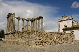 Images Dated 18th October 2006: Portugal. Roman Temple of Evora. Corinthian style. 1st centu
