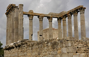 Images Dated 18th October 2006: Portugal. Roman Temple of Evora. Corinthian style. 1st centu