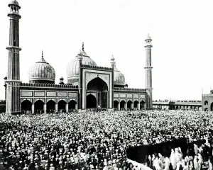 Masjid Prints: Prayers at Jama Masjid, Delhi, India