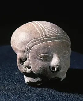Pre Columbian Prints: Pre-Incan. Guangala Culture. 300 / 200 a 700 / 800 DC. Clay head