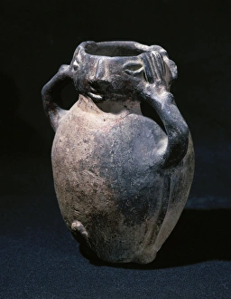 Pre-Incan. Puruha Culture. 1300-1500. Anthropomorphic cerami Pre-Incan. Puruha Culture. 1300-1500. Anthropomorphic cerami