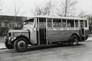 Motorbus Prints: ?Pride of the valley? motorbus