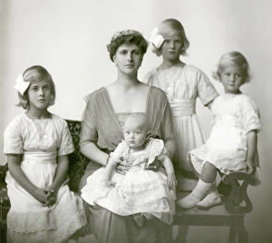 Battenberg Collection: Princess Andrew of Greece and daughters