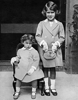 Handbag Prints: Princess Elizabeth & Margaret at Disabled Soldiers Work Ex