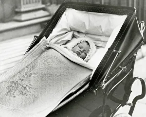 Qeiln Prints: Princess Elizabeth in her pram