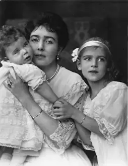 Carl Prints: Princess Margaret of Connaught and children
