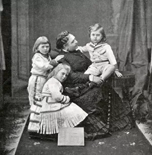 Teck Gallery: Princess Mary Adelaide of Cambridge with three children