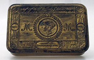 Images Dated 23rd September 2010: Princess Marys Christmas 1914 tin