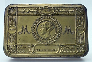 Images Dated 23rd September 2010: Princess Marys Christmas 1914 tin