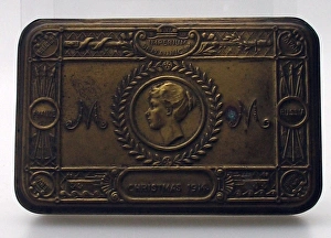 Images Dated 23rd September 2010: Princess Marys Christmas 1914 tin