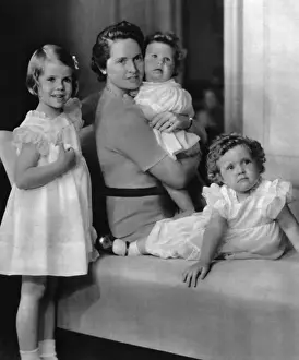 Margaretha Prints: Princess Sibylla of Sweden with her daughters