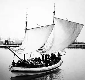 Stamford Prints: Private lifeboat Carolina Hamilton probably in Lowestoft