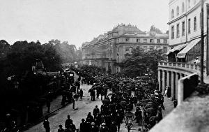 Images Dated 1st September 2017: Procession on the east side of Park Crescent, London