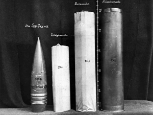 Projectiles Gallery: Projectiles and cartridges of German Paris Gun, WW1