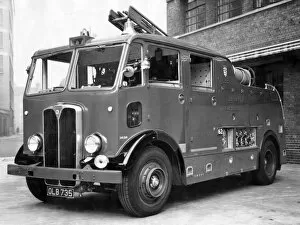 Images Dated 31st May 1962: Pump vehicle at Southwark HQ, SE1