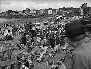 Deckchairs Collection: Punch and Judy show, Margate, Kent