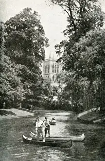 Punting on the river at Cambridge, near St Johns Chapel