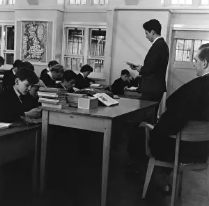 Pupils reading aloud in geography lesson