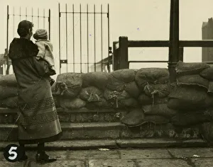 Barricades Gallery: Putting up flood barricades, Bermondsey, London