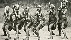 Images Dated 31st July 2018: Pygmy hunters of the Welle, Belgian Congo, Central Africa