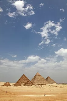 Images Dated 7th April 2011: Pyramids of Giza in Cairo, Egypt