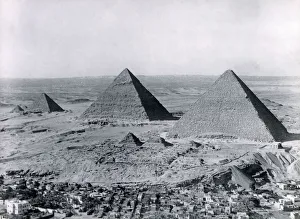 Images Dated 7th May 2021: The Pyramids at Giza, Cairo, Egypt