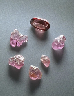 Aluminium Gallery: Pyrope garnet