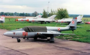 1611 Prints: PZL-Mielec TS-11 Iskra 1611
