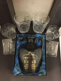 Boxed Prints: QE2 - presentation whisky flagon with six glasses