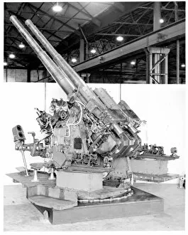 Images Dated 8th July 2020: QF 4-inch naval gun Mk XVI on a twin HA / LA mount