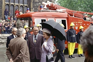 Images Dated 31st May 1977: Queen Elizabeth II inspecting firefighters