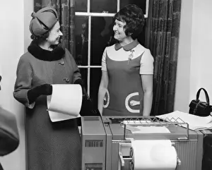 Graduate Prints: Queen Elizabeth II - opening London Graduate School, 1970