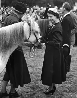 Hobby Prints: Queen Elizabeth II and pony