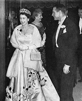Leicester Gallery: Queen Elizabeth II at the premiere of Richard III, London