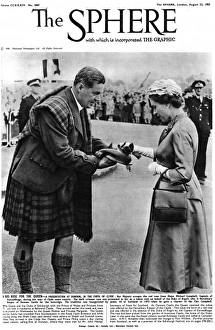 Images Dated 15th July 2011: Queen Elizabeth II - presentation at Dunoon