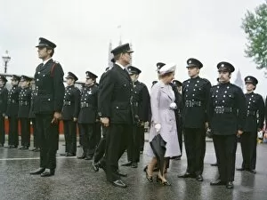 Images Dated 31st May 1977: Queen Elizabeth II and Prince Philip at Lambeth