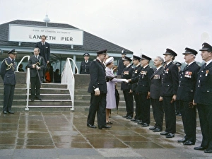 Images Dated 31st May 1977: Queen Elizabeth II and Prince Philip at Lambeth Pier