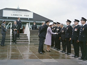 Images Dated 31st May 1977: Queen Elizabeth II and Prince Philip at Lambeth Pier