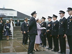 Images Dated 31st May 1977: Queen Elizabeth II and Prince Philip at Lambeth Pier