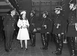 Images Dated 31st May 1975: Queen Elizabeth II visits LFB Headquarters, Lambeth
