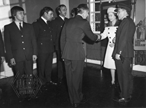 Images Dated 31st May 1975: Queen Elizabeth II visits LFB Headquarters, Lambeth