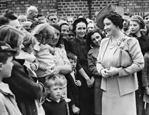 Queen Elizabeth meeting bombed London residents